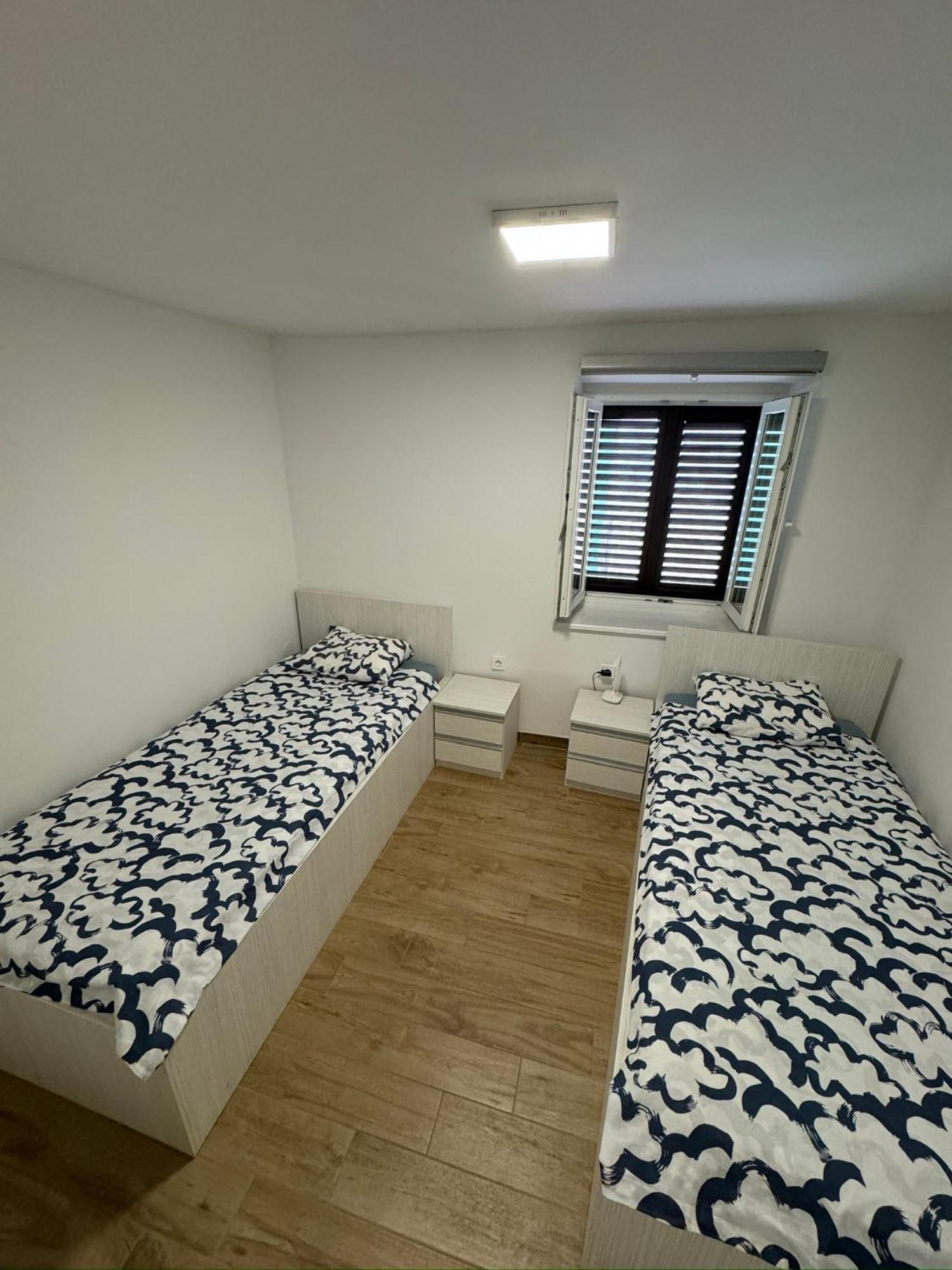 Apartma Sinitus Izola Exterior foto